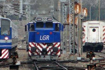 Tren arroll� un auto en la barrera de San Mart�n. Un muerto