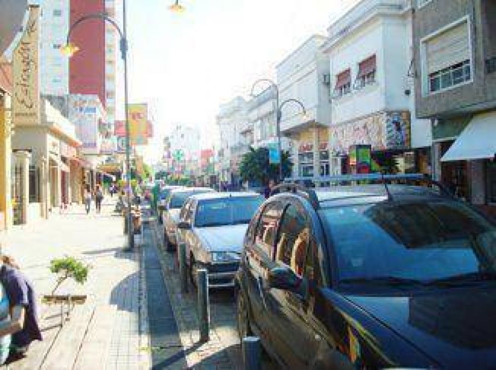 Otra vez prometen estacionamiento medido para Bernal al estilo La Plata