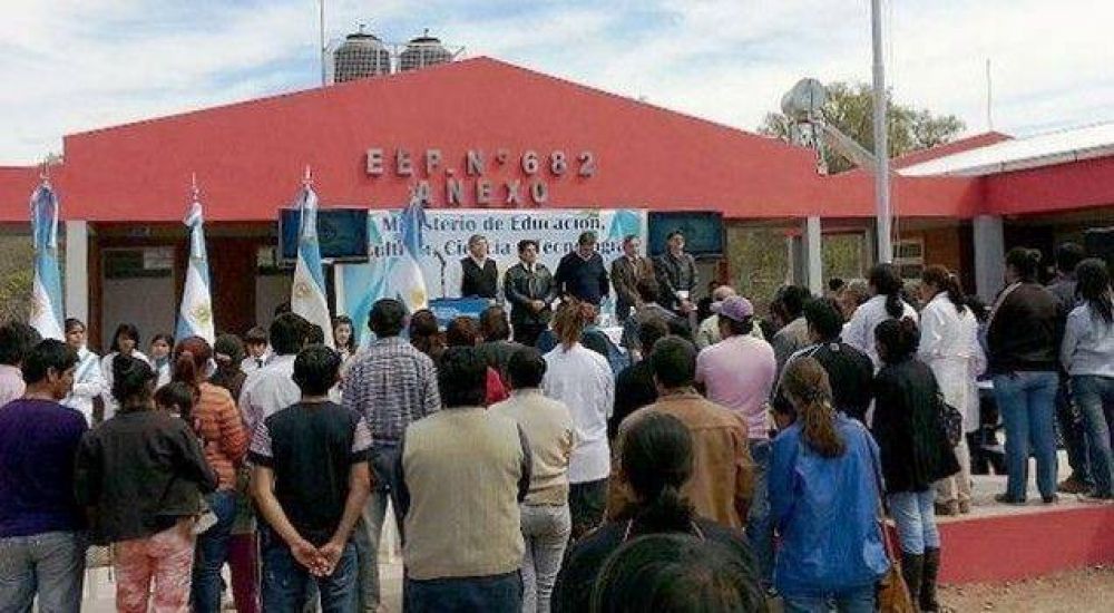 Ianuguraron una escuela en el paraje Rinc�n Florido