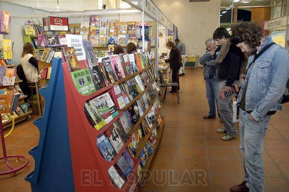 Eduardo Sacheri inaugurar� la 22� Muestra "Libros en Olavarr�a"