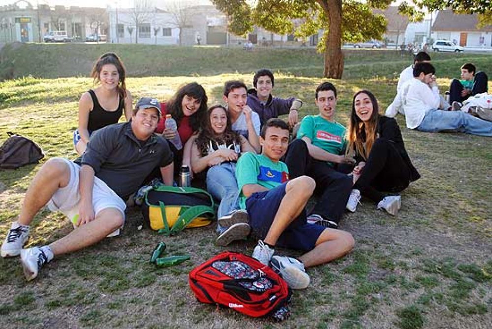 Los j�venes anticiparon la primavera en el Parque Mitre