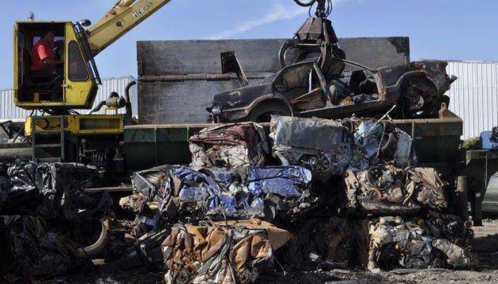 Aumenta la compactaci�n de autos abandonados