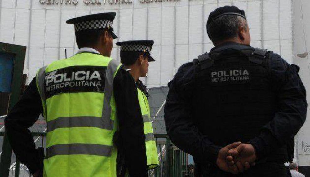 Un agente de la Metropolitana fue arrestado por un violento crimen