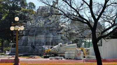 Monumento a Col�n: votan una ley que busca frenar el traslado