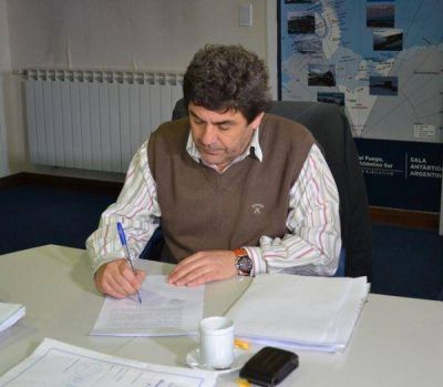 Gobierno y municipio firmaron el convenio para el tratamiento del sistema cloacal