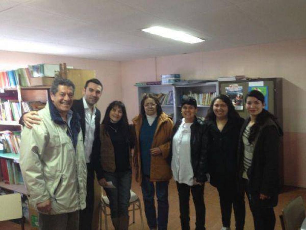 Garramu�o visit� la escuela de San Sebasti�n y el puesto fronterizo