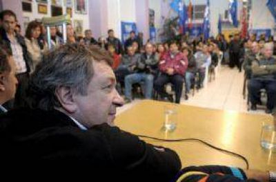"Los Peronistas No Nos Quebramos En La Derrota", Dice Yauhar En Acto Del PJ En Comodoro