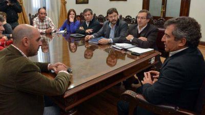Urribarri firm� un decreto de regularizaci�n del inmobiliario rural	 