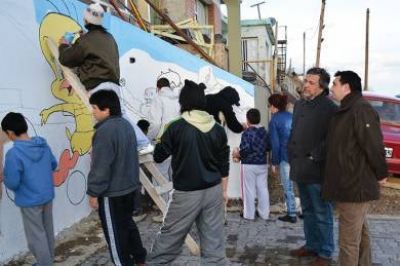 Embelleciendo y dando pertenencia a los distintos barrios de la ciudad