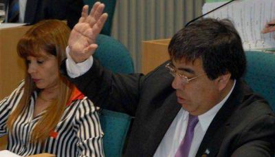 Contreras: �Daniel Peralta, mal asesorado como siempre, se jacta de estar en el camino correcto"
