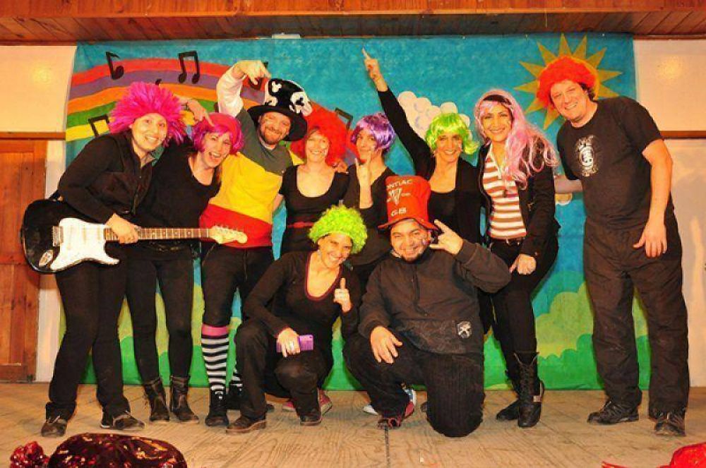Pap�s, mam�s y se�os hicieron pasar un grato momento a los m�s chiquitos