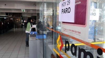 Abuelos de PAMI sin atenci�n por reclamo sindical