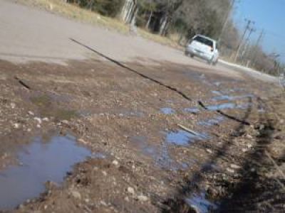 Vuelven a reclamar por derrame cloacal en el Parque Industrial
