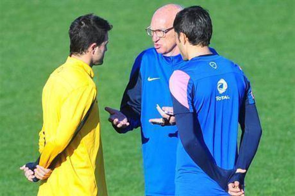 Carlos Bianchi pate� el tablero: Gigliotti titular, Gago suplente