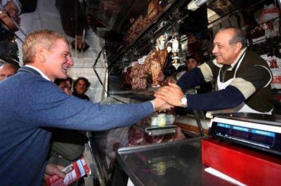 De Narv�ez le pidi� a Massa que "cumpla con su compromiso" y debata con otros candidatos