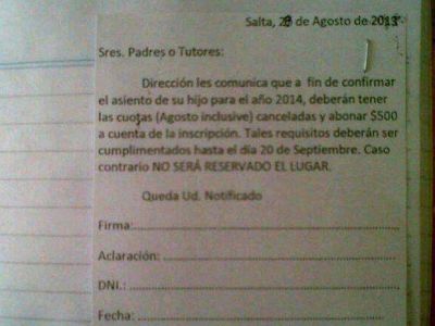 Cobran 500 pesos para guardar asiento en un colegio privado