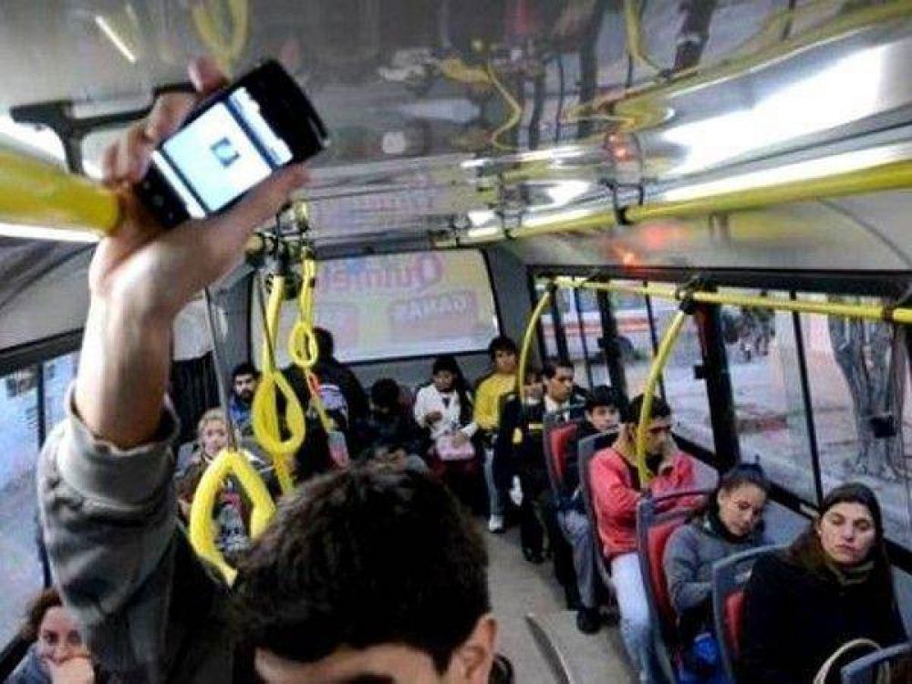 Multas por escuchar m�sica sin auriculares en colectivos