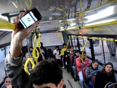 Multas por escuchar m�sica sin auriculares en colectivos