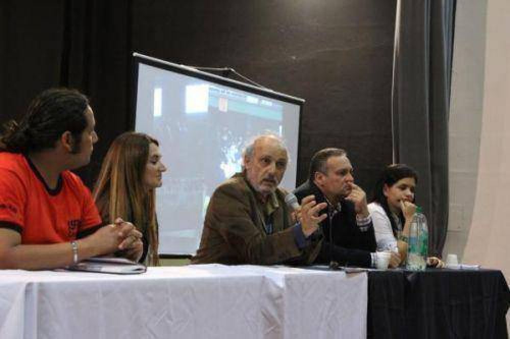 �La escuela deber ser la gran usina de la paz y de las libertades� 