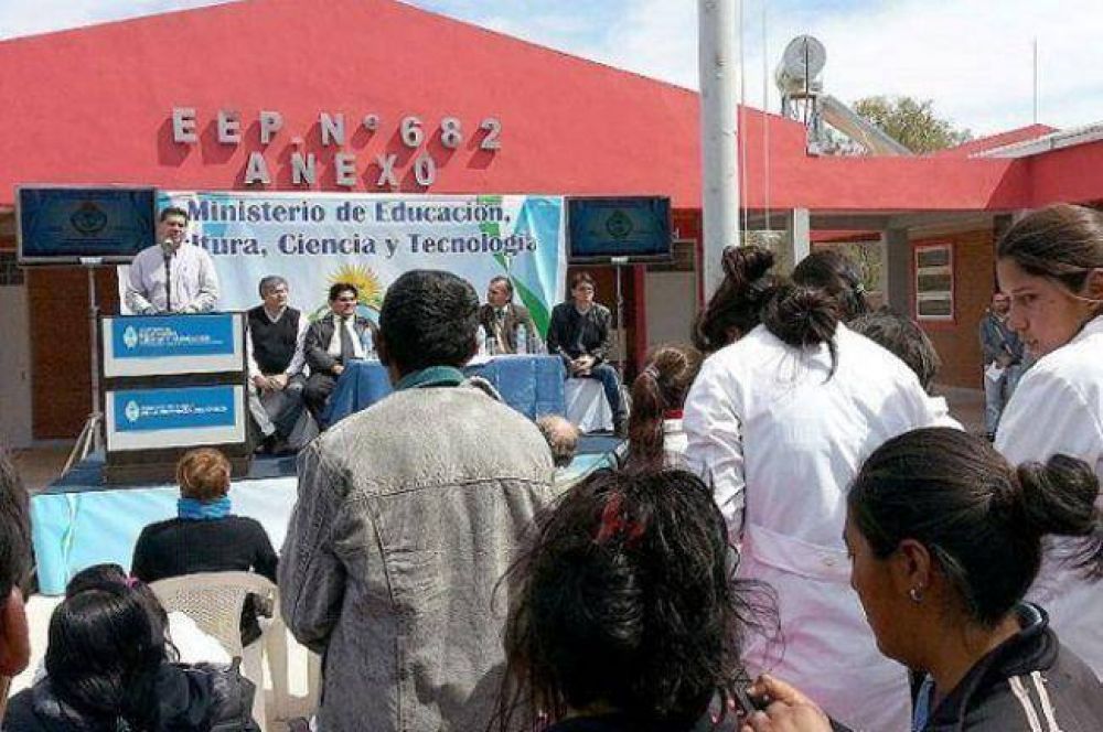 Capitanich inaugur� el edificio escolar N� 304 de su gesti�n