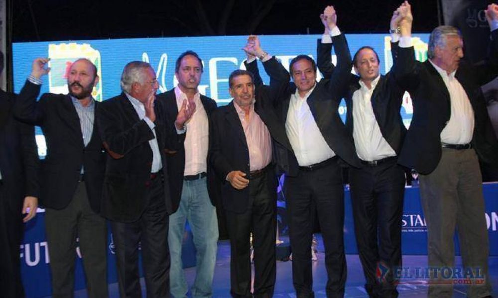 Gobernadores K ratificaron su �lealtad� a Cristina y pidieron votar a Camau