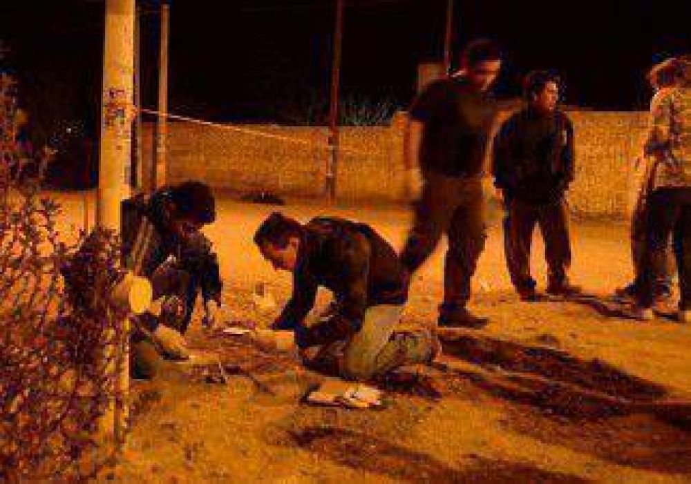 Un hombre muerto fue el saldo de una noche violenta en el Confluencia 