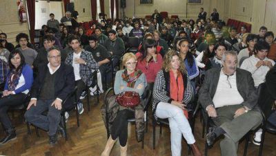 La Intendente Municipal Giroldi encabez� el lanzamiento del Proyecto "Gabinete Joven 2013"  