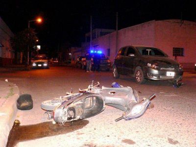 UNA PERSONA HERIDA AL CHOCAR CON SU MOTO