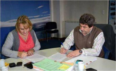 Rubricaron convenio para financiamiento de obras en Andorra