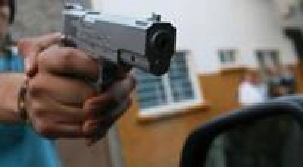 Asaltan a una mujer cuando volv�a de hacer compras e intentaron dispararle: ocurri� en barrio Asonia