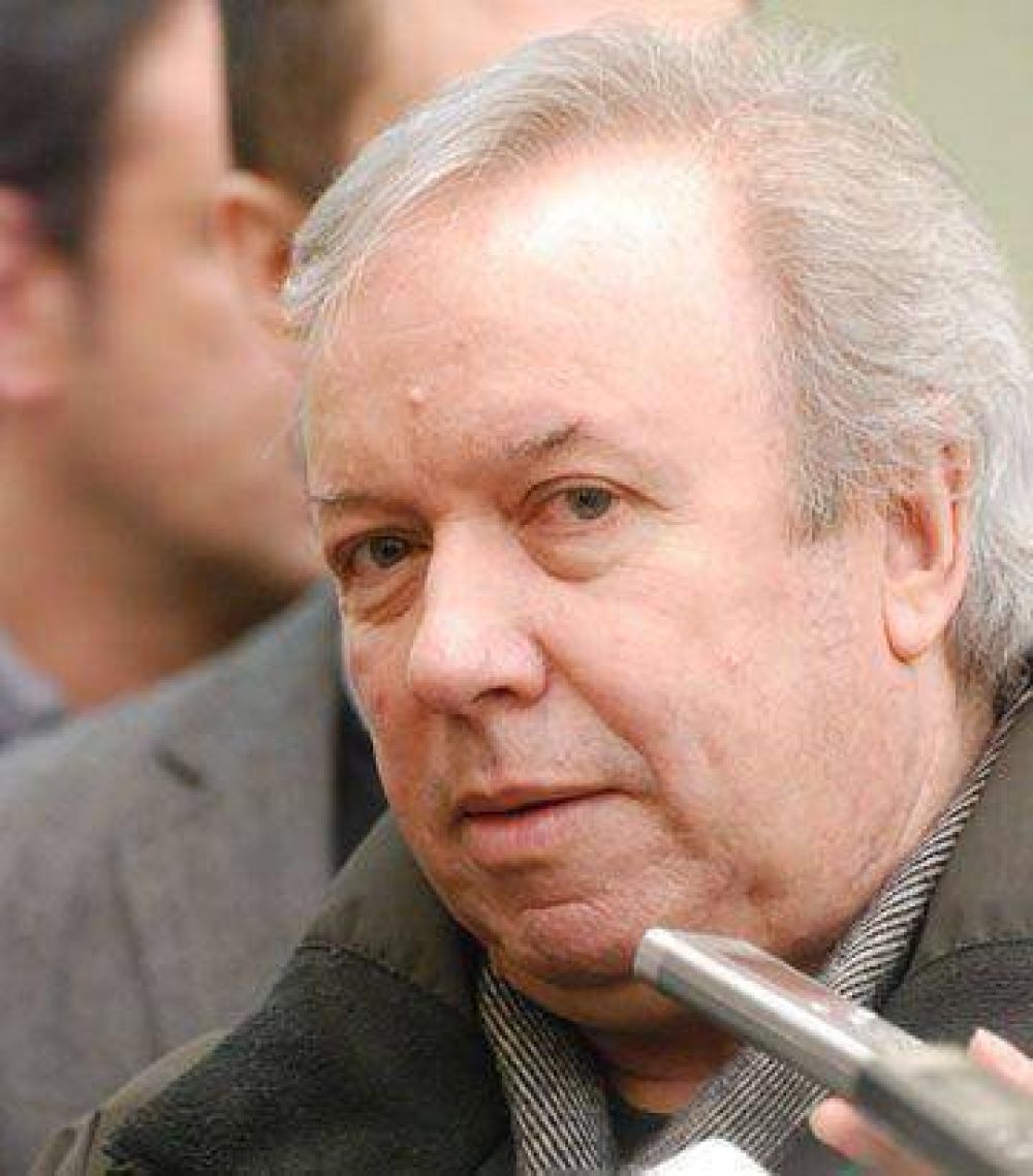 �El que entra a dedo, se va cuando ese dedo lo decide�