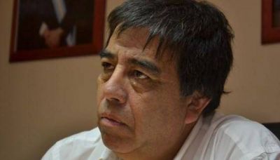 �No es ponerle trabas para pedir adelanto de regal�as, sino se trata de fijar pautas�