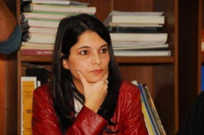 Santa Cruz particip� de la c�tedra de ciencias sociales y su ense�anza