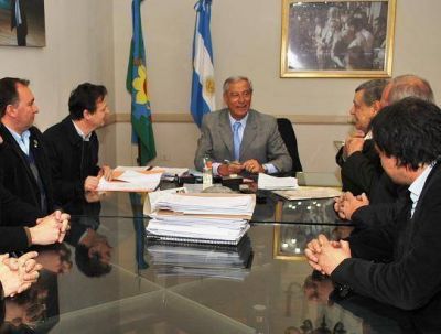 Impulsan proyecto de ley para proteger inmuebles de instituciones de bien p�blico