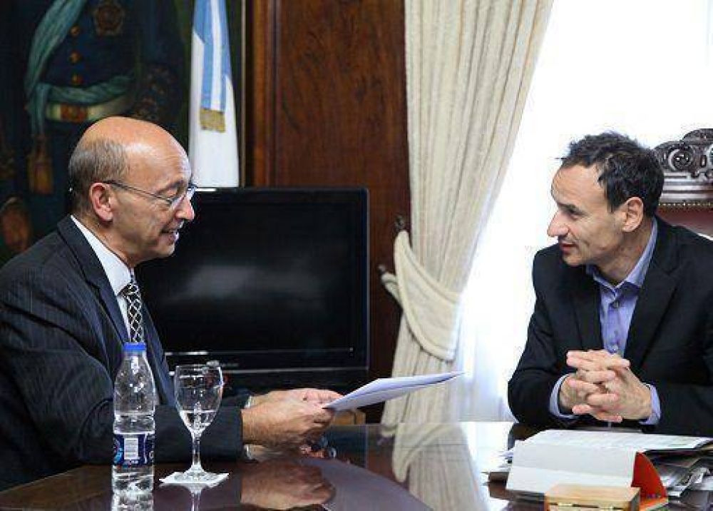 La Plata: Declararon hu�sped de honor a Alexander Kalache