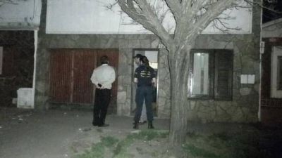 Tras un llamado an�nimo realizan operativo antidroga en Bragado y detienen a dos personas