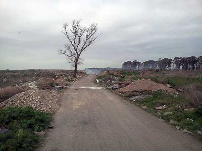 Basural a cielo abierto inquieta a vecinos de Villa Fortabat