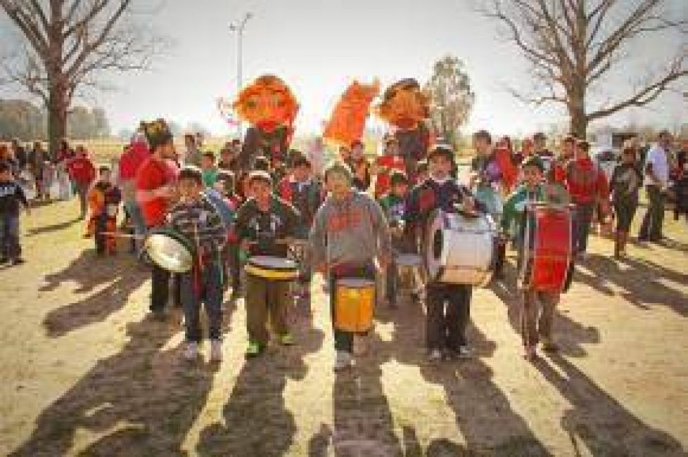 Sonrisas para Todos, este s�bado en Barrio Del Carmen con la presentaci�n del Grupo Impacto