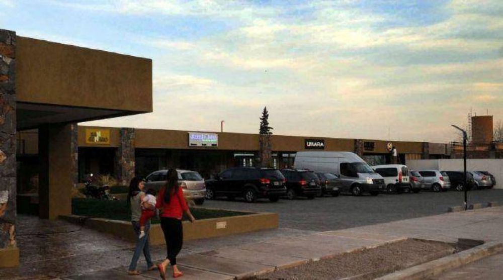 Inaugura el primer mall que Mendoza tendr� en el pedemonte