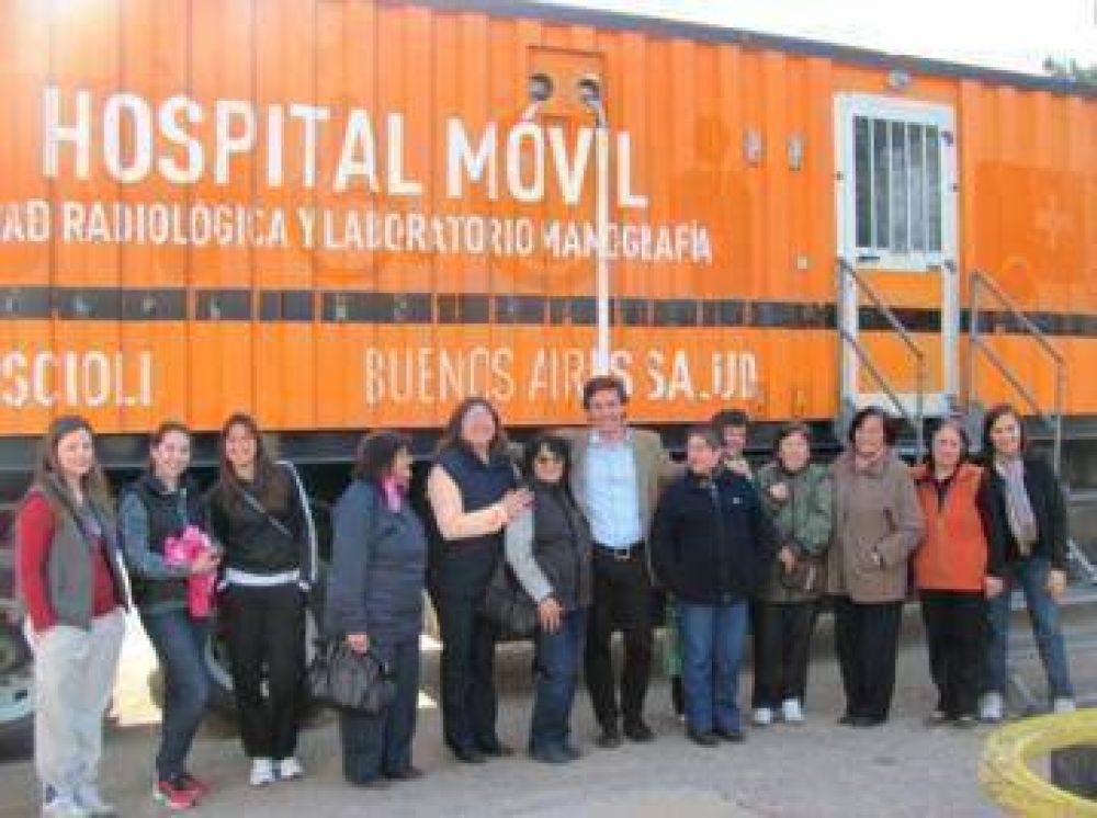 Importante concurrencia al hospital m�vil en Orense