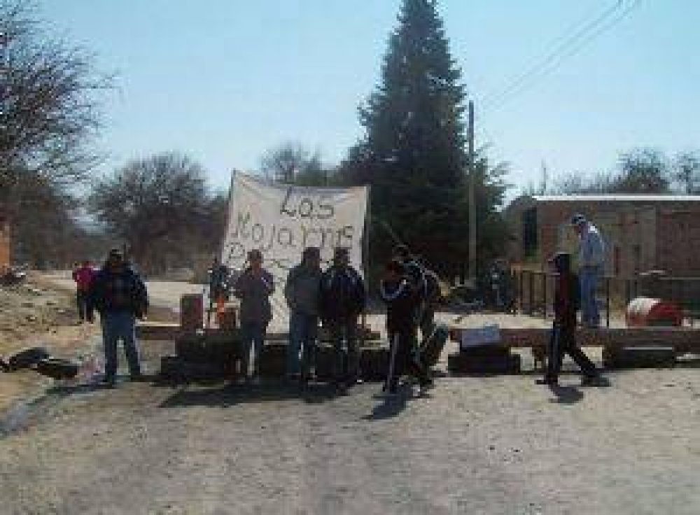 Levantan el corte de la ruta nacional 40 a la espera de una respuesta de la Gobernadora