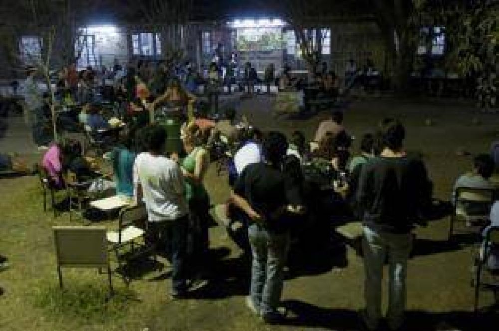 Las calles volver�n a soportar el peso de los alumnos de la UNT