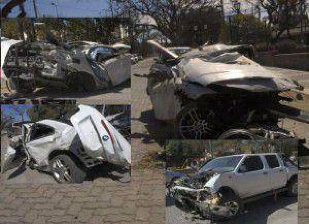 Mueren dos j�venes tras el choque de un BMW contra una camioneta