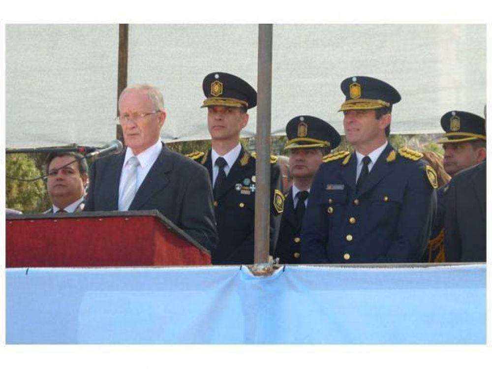 Ra�l Lamberto afirm� que por decreto, el Estado crear� una Polic�a de Investigaciones