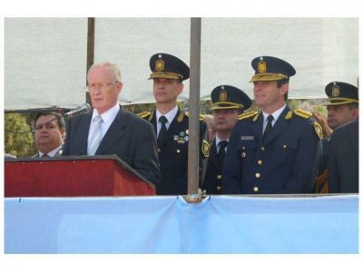 Ra�l Lamberto afirm� que por decreto, el Estado crear� una Polic�a de Investigaciones