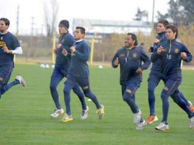 Rosario Central se mide ante Col�n de Santa Fe en una carrera hacia el equilibrio