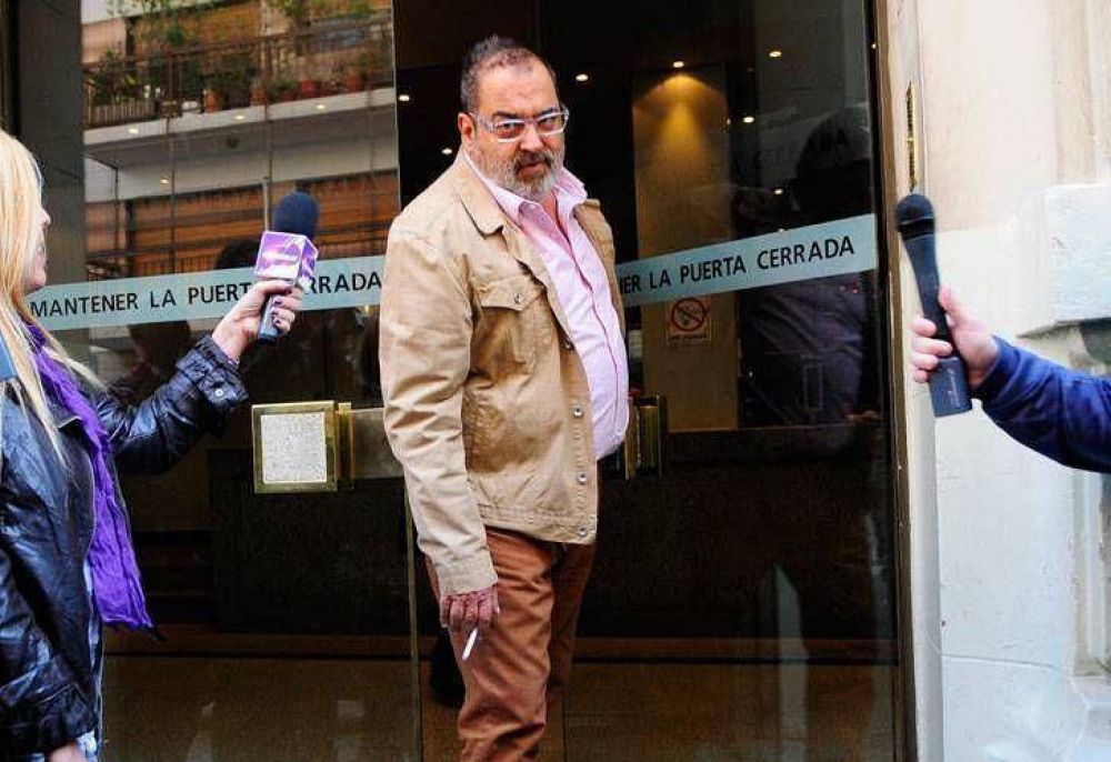 Lanata en una nueva etapa: adelgaz�, no se somete a di�lisis y est� soltero