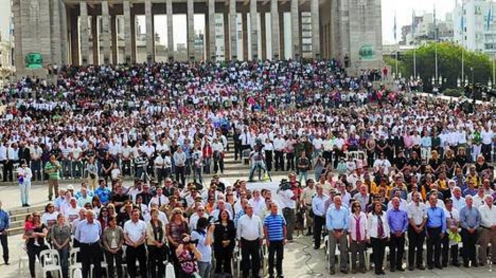 En Rosario, una multitud homenaje� a sus �h�roes�