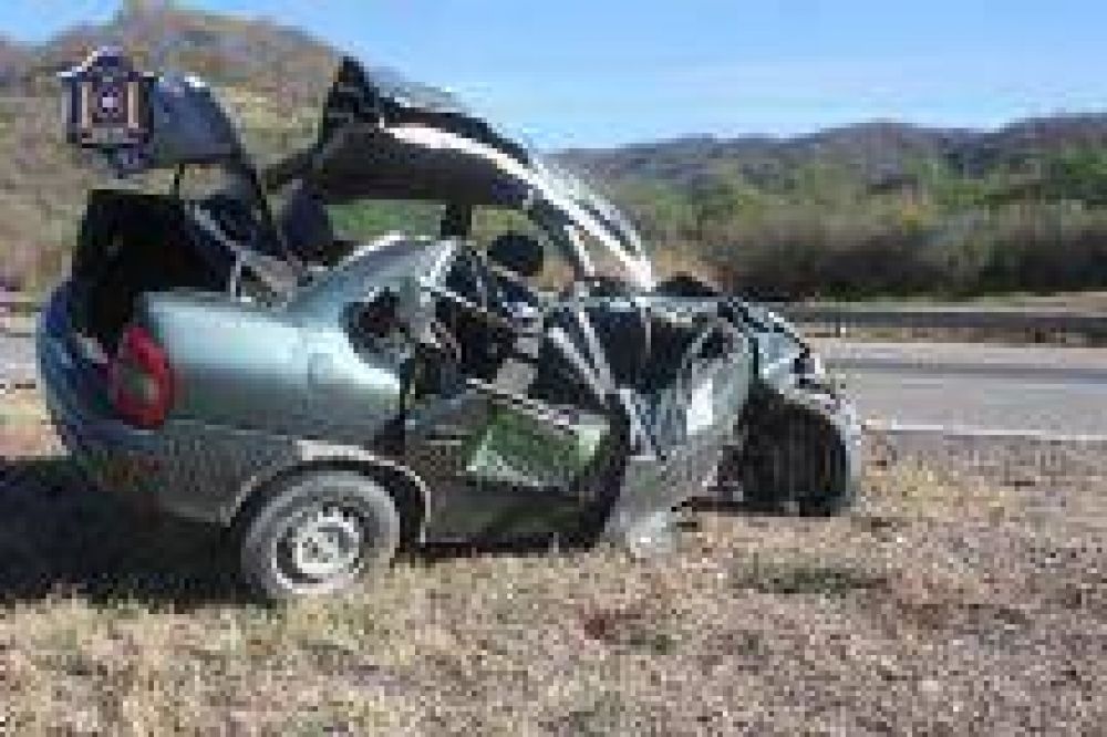 Salta: Terrible choque entre un auto y un colectivo en la RN51 deja un herido grave