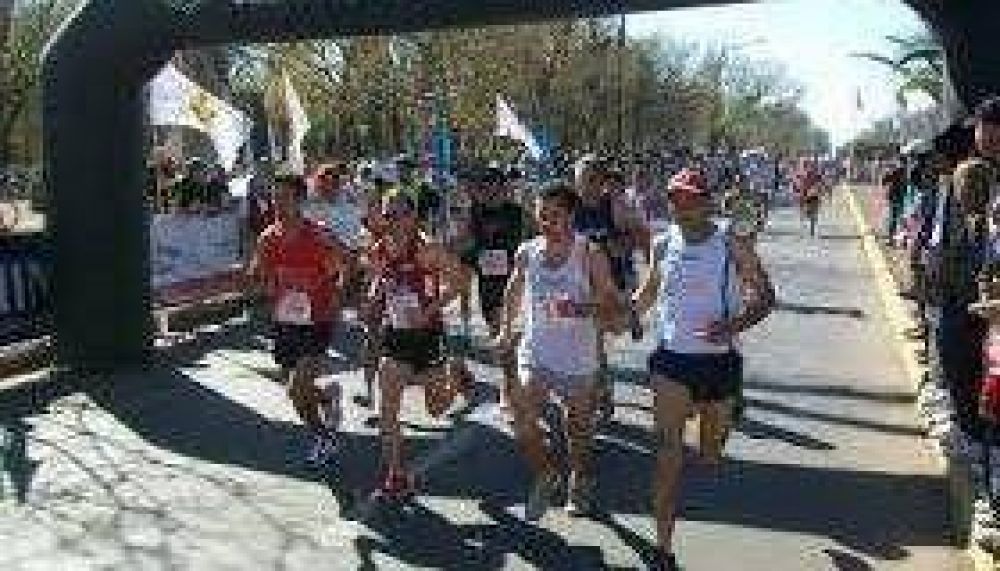 Se realiz� la Marat�n por los 400 a�os de la UNC